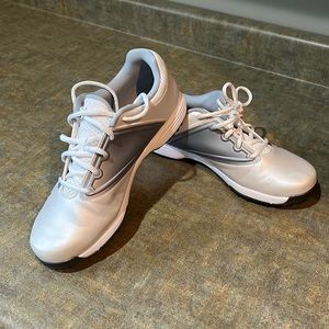 NIKE size 6 women’s LUNAR SADDLE golf shoes spikes. White.